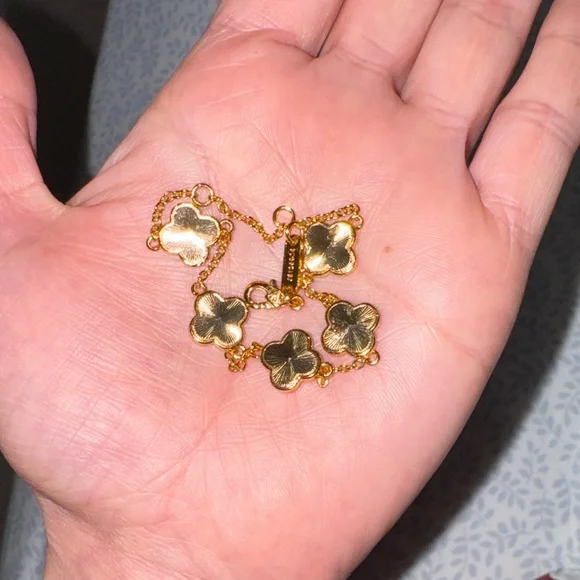 Gold Floral Clover Chain Bracelet - Women Jewelry - Picture 3 of 3